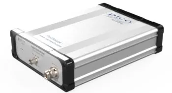 PicoSource AS018、8 GHz アジャイル シンセサイザー